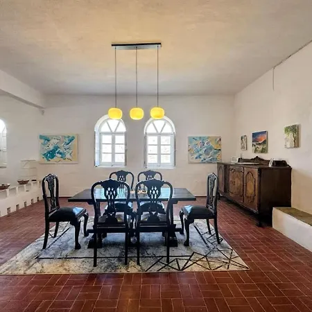 Artistic Aqua Villa *